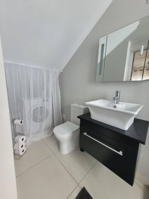 Apartamento Downstairs @38 Puerto Elizabeth Exterior foto